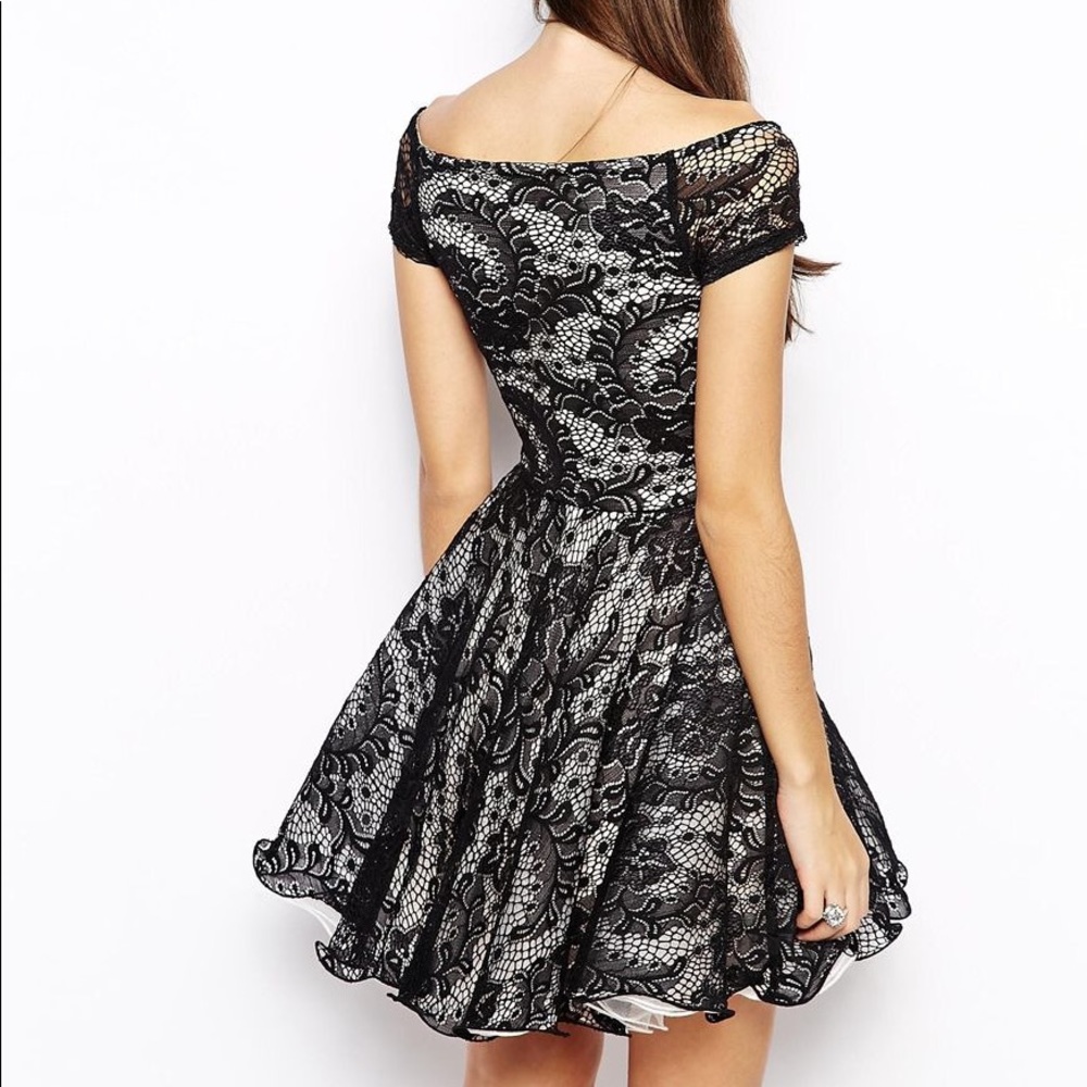 [Chi Chi London] Lace Cocktail dress - Picture 2 of 10